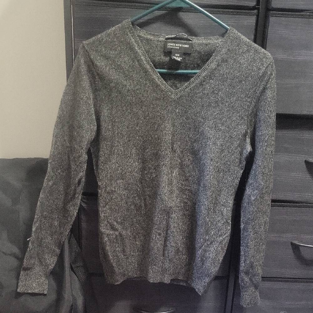 Jones New York Charcoal Cashmere Top